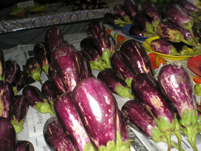 eggplants for sale, Suva market